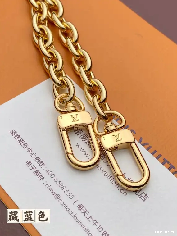 First bag ru LOUIS Métis VUITTON On Chain Wallet 0621